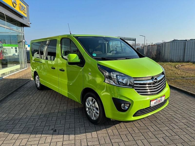 Gebraucht Opel Vivaro 125 PS (91 kW) 2017 Mamba gruen (s) Van / Kleinbus