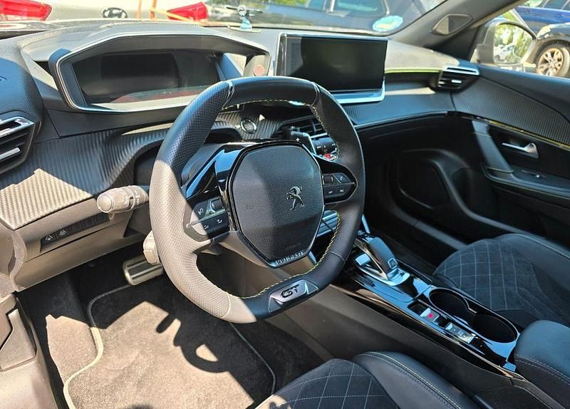 Gebraucht Peugeot 2008 GT 131 PS (96 kW) 2023 SUV