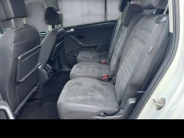 Gebraucht VW Touran Pro 150 PS (110 kW) 2024 Weiß Van / Kleinbus