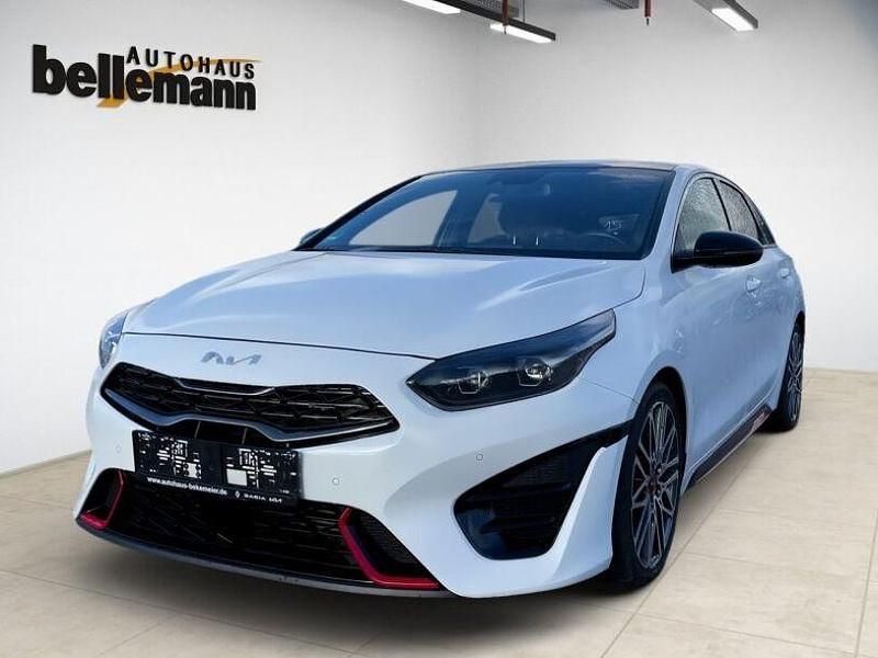 Gebraucht Kia ProCeed 204 PS (150 kW) 2022 Weiß Kleinwagen