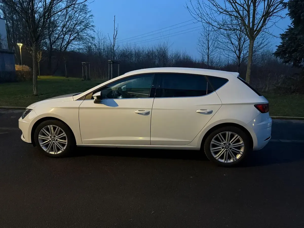 Gebraucht Seat Leon XCELLENCE 150 PS (110 kW) 2019 Weiß Limousine
