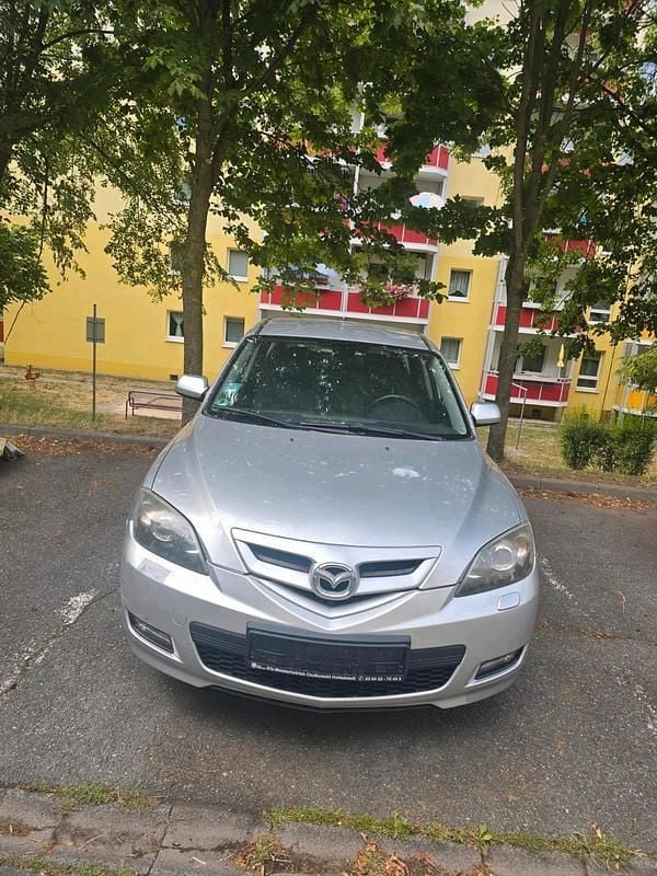 Grau Gebraucht 2009 Mazda 3 Kleinwagen | 2.400 € (Fairer Preis) - Bild 1/4