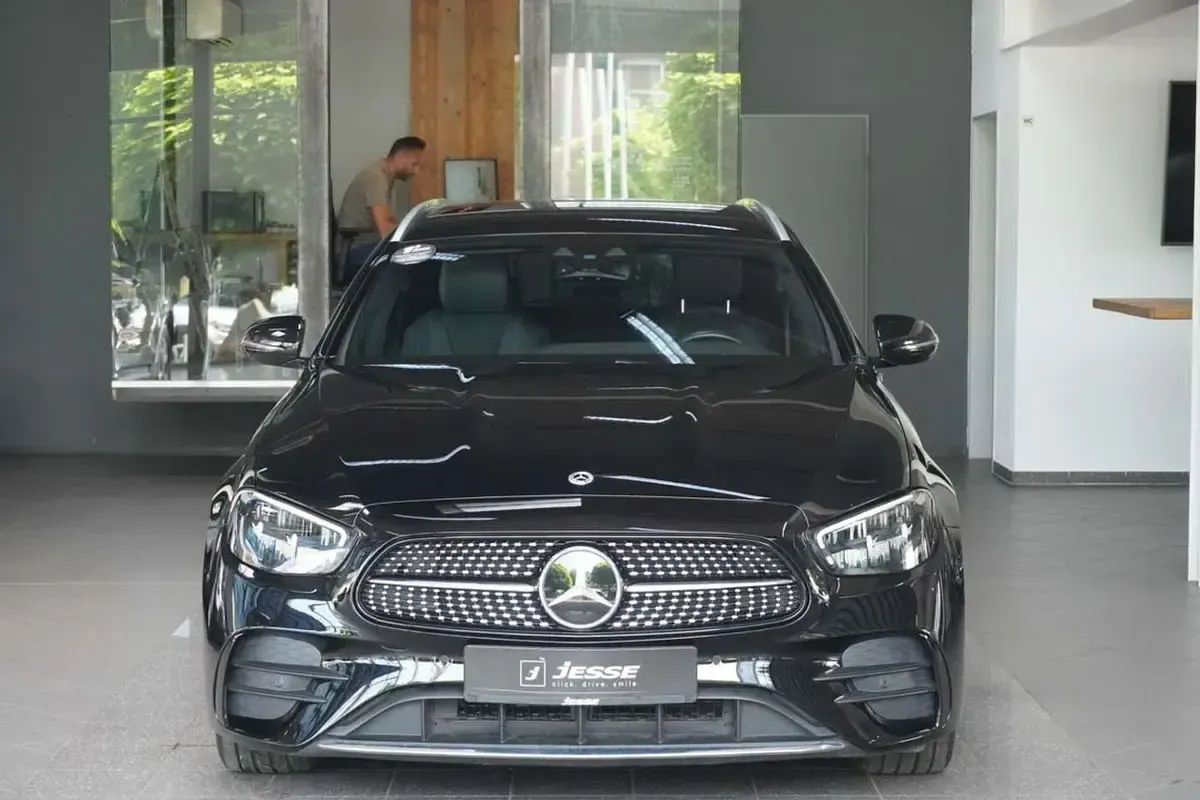 Gebraucht Mercedes E300 AMG line 211 PS (155 kW) 2023 Schwarz  unilack Kombi