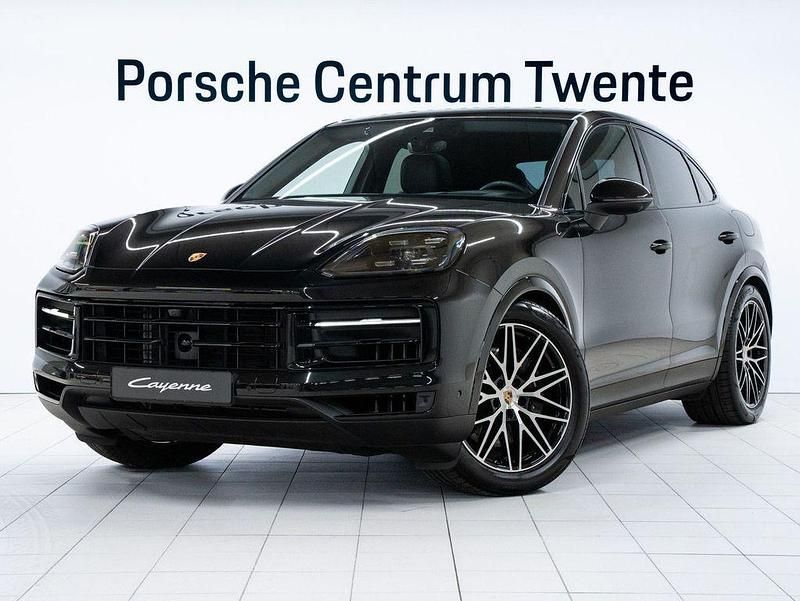 Gebraucht Porsche Cayenne 470 PS (345 kW) 2024 Schwarz SUV