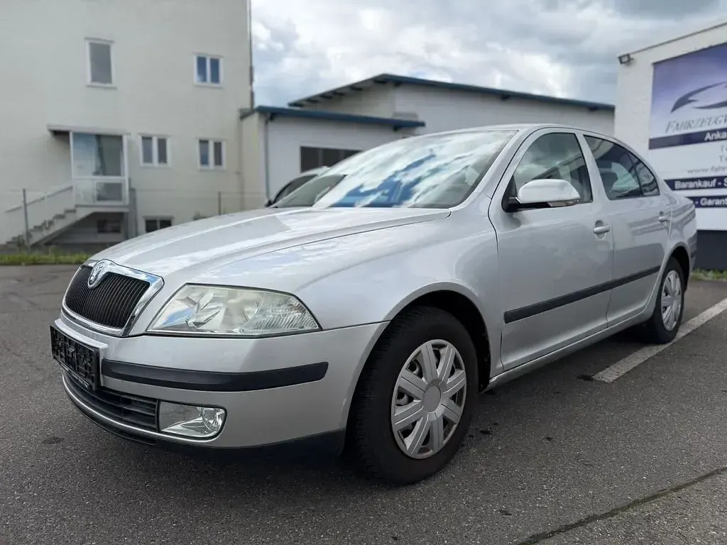Gebraucht Skoda Octavia Ambiente 102 PS (75 kW) 2004 Silber Limousine