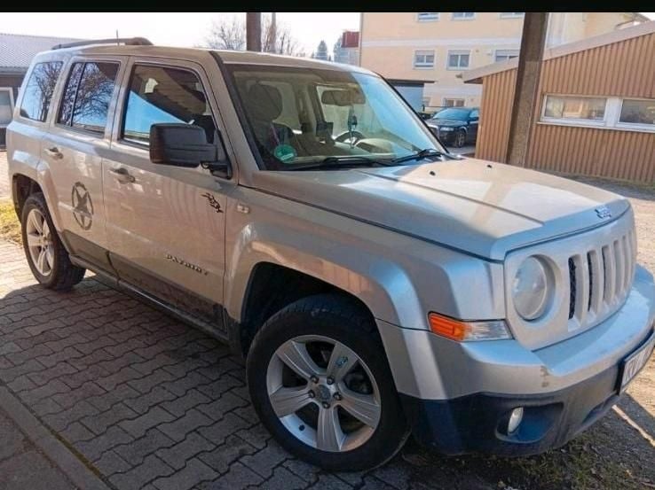 Silber Gebraucht 2011 Jeep Patriot SUV | 4.800 € - Bild 1/4