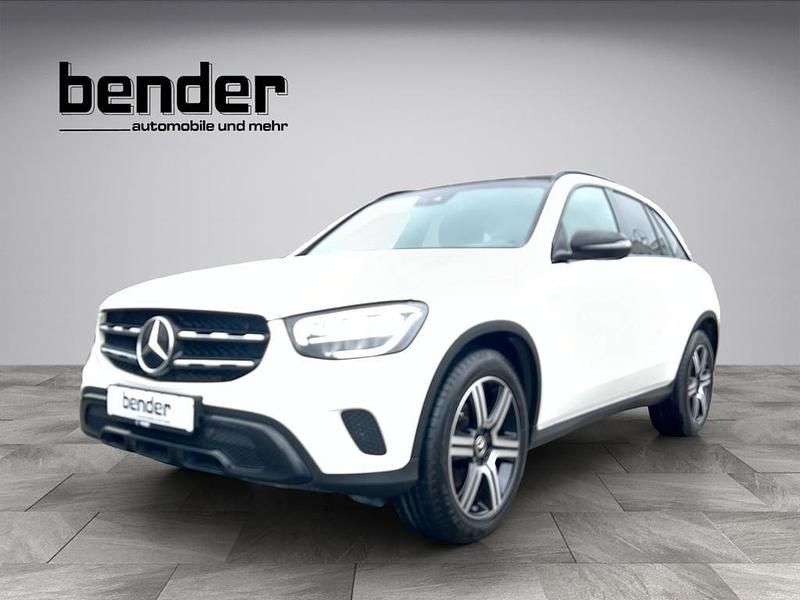 Weiß Gebraucht 2021 Mercedes GLC200 SUV | 32.890 € (Fairer Preis) - Bild 1/4