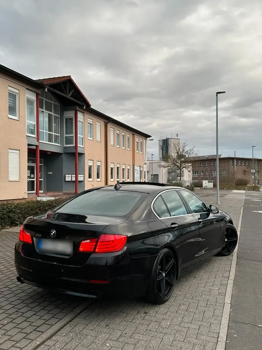 Gebraucht BMW 530 Luxury Line 245 PS (180 kW) 2010 Schwarz Limousine