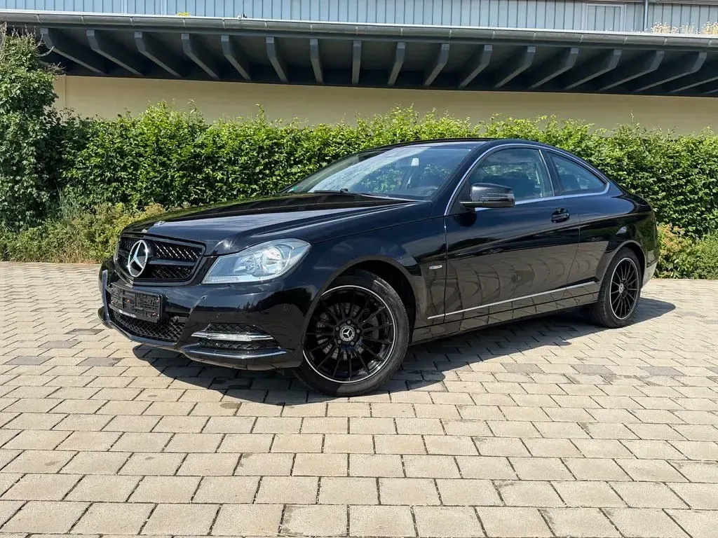 Gebraucht Mercedes C180 156 PS (114 kW) 2012 Schwarz Coupé