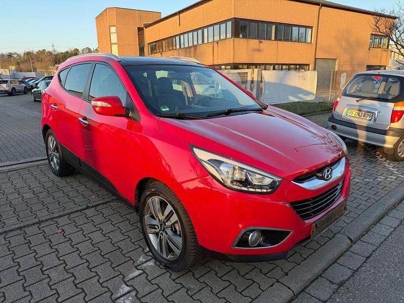 Gebraucht Hyundai ix35 Style 184 PS (135 kW) 2015 Rot SUV