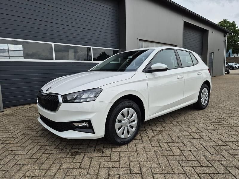 Candyweiß Neu 2025 Skoda Fabia Selection Limousine | 20.190 € (Fairer Preis) - Bild 1/4