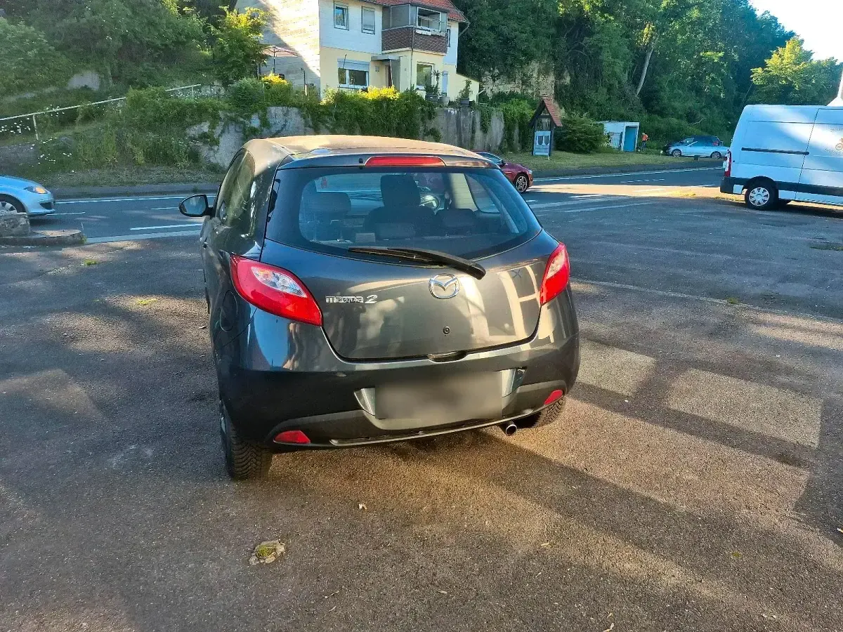 Gebraucht Mazda 2 85 PS (62 kW) 2009 Grau Kleinwagen