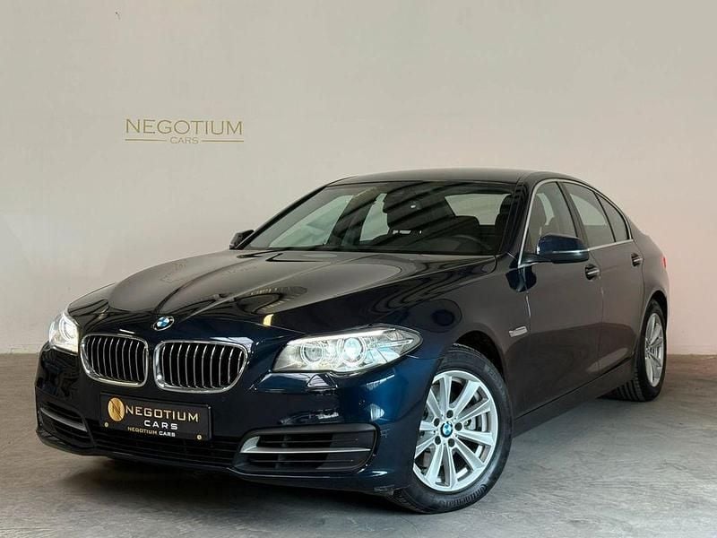 Second-hand BMW 520 184 CP (135 kW) 2015 Albastru Berlinǎ