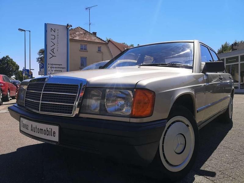 Gebraucht Mercedes 190 118 PS (86 kW) 1987 Beige Limousine