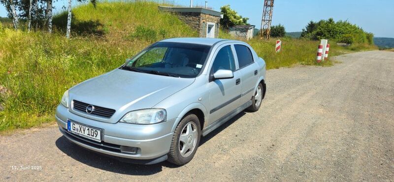 Silber Gebraucht 1999 Opel Astra Elegance Limousine | 1.600 € (Fairer Preis) - Bild 1/4