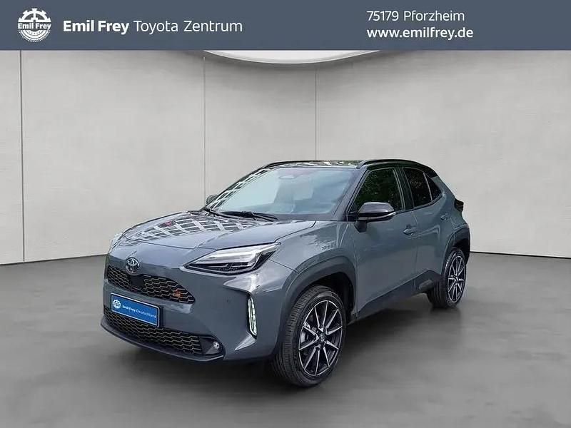 Storm grey metallic, dach schwar Neu 2025 Toyota Yaris Hybrid Premium | 36.490 € - Bild 1/4