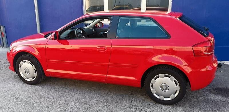 Gebraucht Audi A3 Attraction 102 PS (75 kW) 2010 Rot Kleinwagen