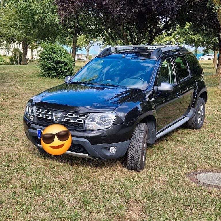Schwarz Gebraucht 2015 Dacia Duster Lauréate SUV | 6.300 € (Guter Preis) - Bild 1/4