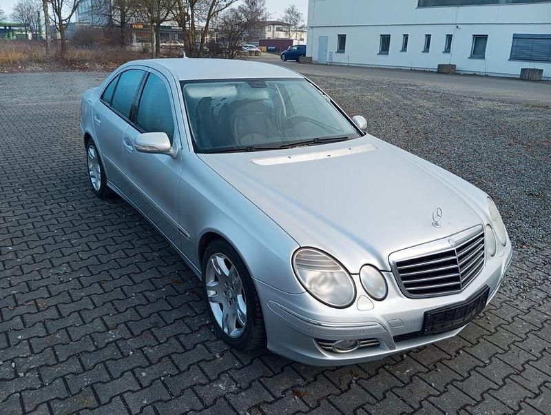Gebraucht Mercedes E280 231 PS (169 kW) 2007 Silber Limousine