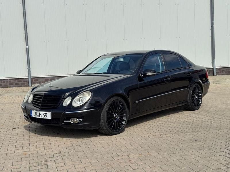 Schwarz Gebraucht 2007 Mercedes E280 Avantgarde Limousine | 6.200 € (Fairer Preis) - Bild 1/4