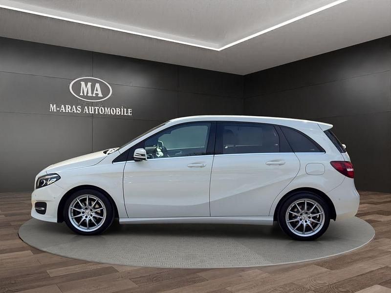 Gebraucht Mercedes B220 184 PS (135 kW) 2015 Weiß Van / Kleinbus