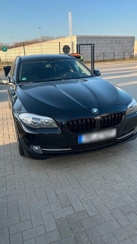 Gebraucht BMW 530 258 PS (189 kW) 2012 Schwarz Kombi