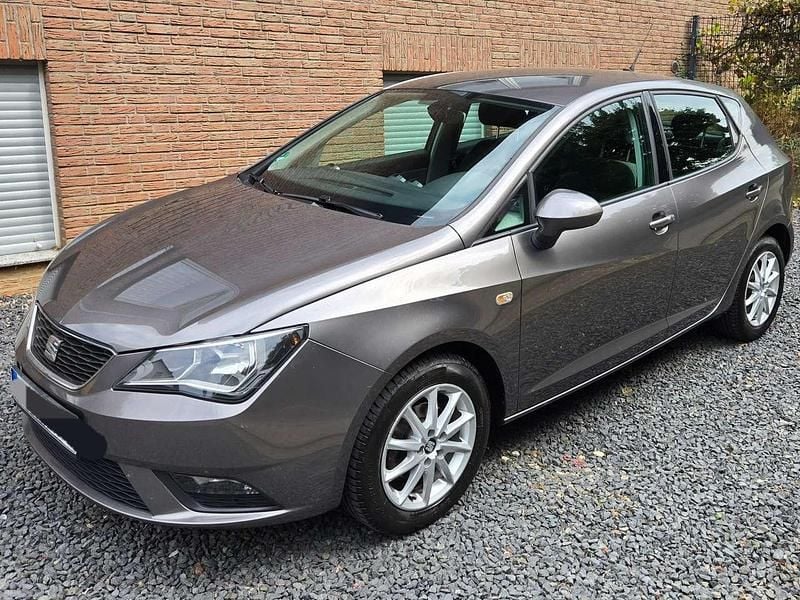 Grau Gebraucht 2017 Seat Ibiza Limousine | 5.699 € (Guter Preis) - Bild 1/4