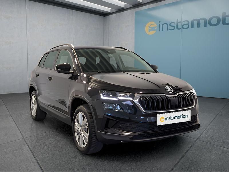 Schwarz Gebraucht 2024 Skoda Karoq SUV | 30.349 € (Guter Preis) - Bild 1/4