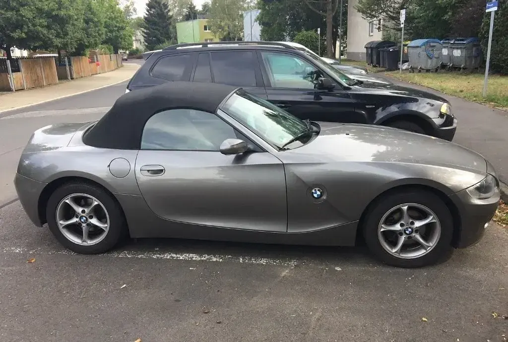 Gebraucht BMW Z4 Sport Line 170 PS (125 kW) 2005 Grau Cabrio