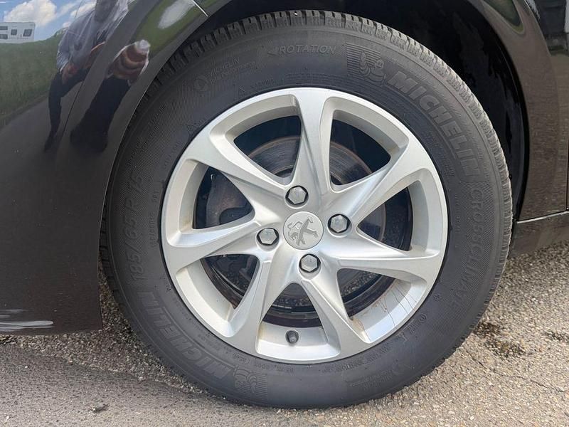 Second-hand Peugeot 208 Active 82 CP (60 kW) 2012 Negru Hatchback