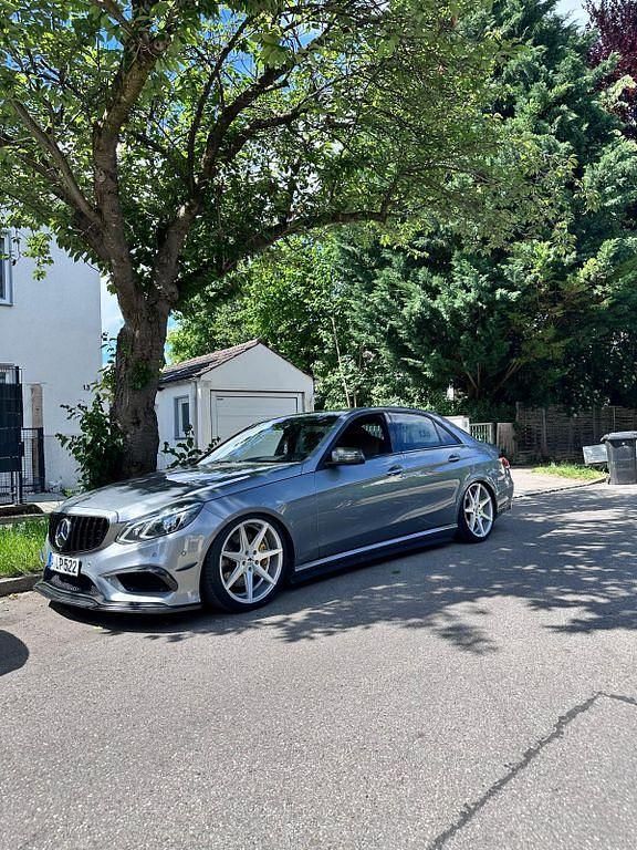 Grau Gebraucht 2013 Mercedes E400 Limousine | 18.000 € (Superpreis) - Bild 1/4