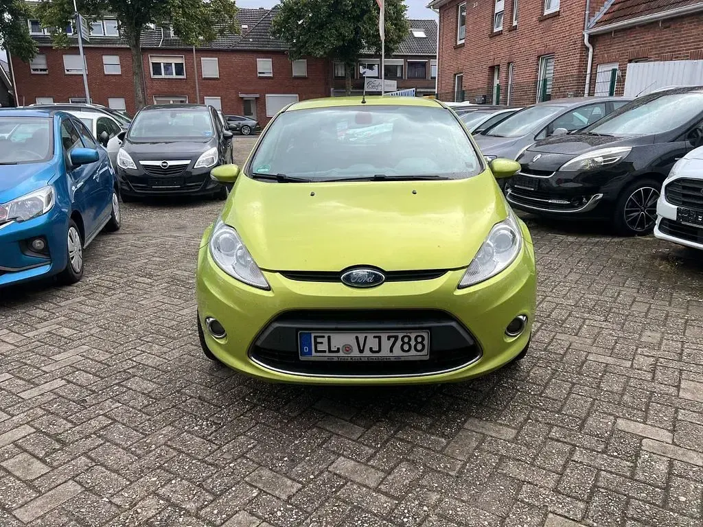 Gebraucht Ford Fiesta Titanium 95 PS (69 kW) 2010 Grün Limousine