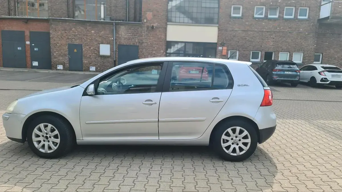 Second-hand VW Golf V 80 CP (58 kW) 2007 Gri Hatchback