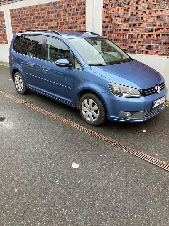 Blau Gebraucht 2011 VW Touran Comfortline Van / Kleinbus | 5.550 € (Fairer Preis) - Bild 1/4