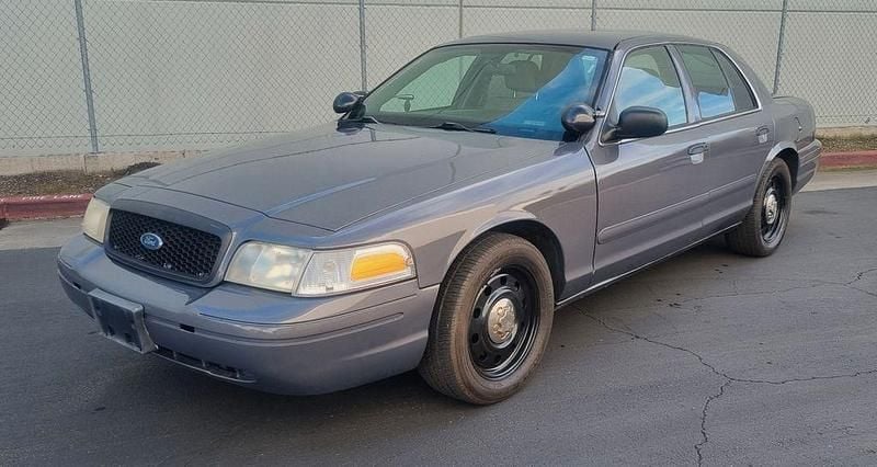 Grau Gebraucht 2009 Ford Crown Victoria Limousine | 14.490 € - Bild 1/4