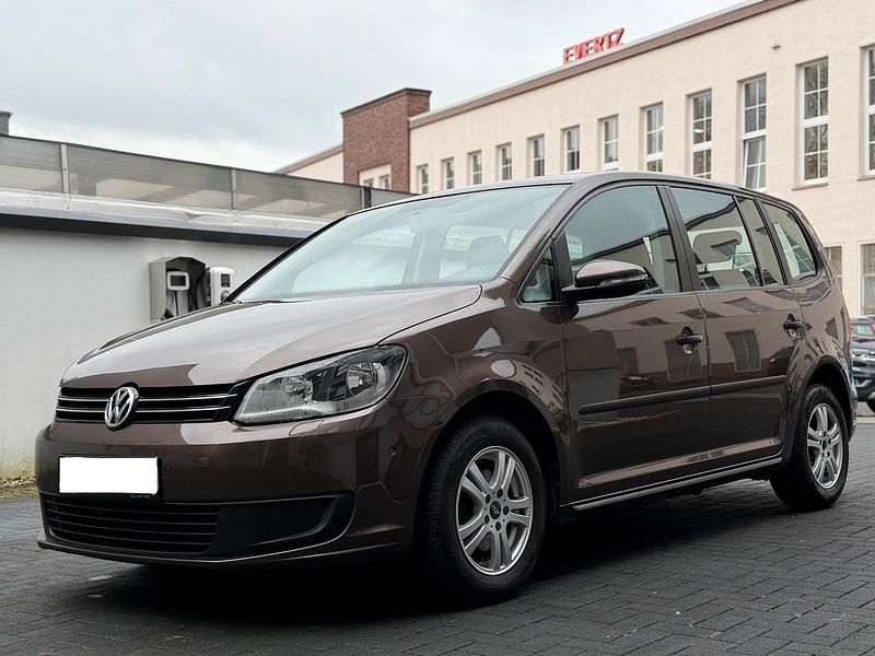 Braun Gebraucht 2011 VW Touran Van / Kleinbus | 6.300 € (Guter Preis) - Bild 1/4