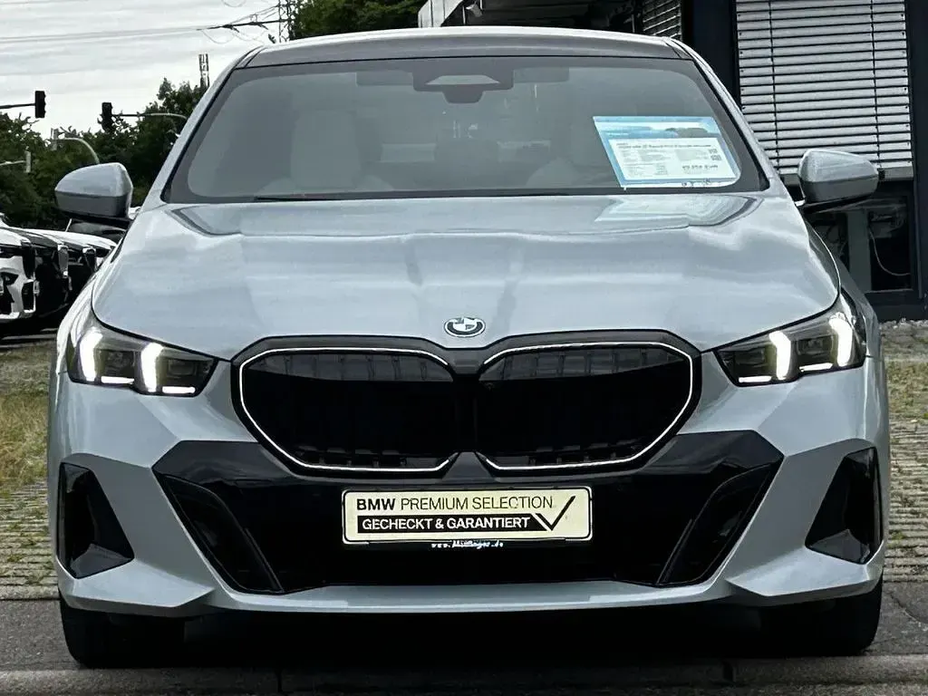 Gebraucht BMW 540 M Sport 286 PS (210 kW) 2025 Brooklyn grau Limousine