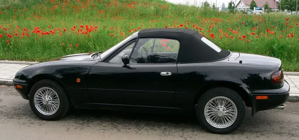 Używany Mazda MX5 90 KM (66 kW) 1995 Czarny Kabriolet