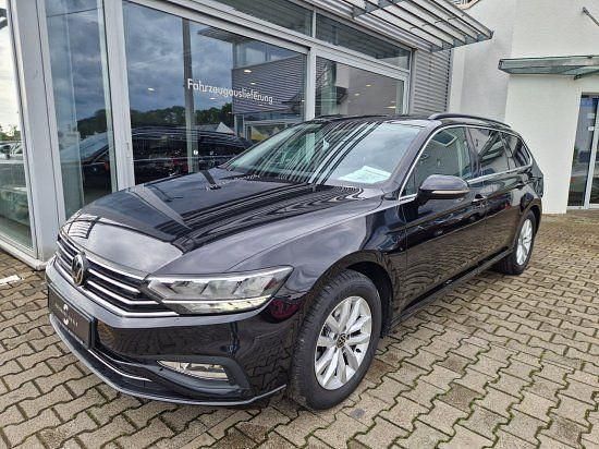Gebraucht VW Passat Business 122 PS (89 kW) 2020 Deep black (metallic) Kombi