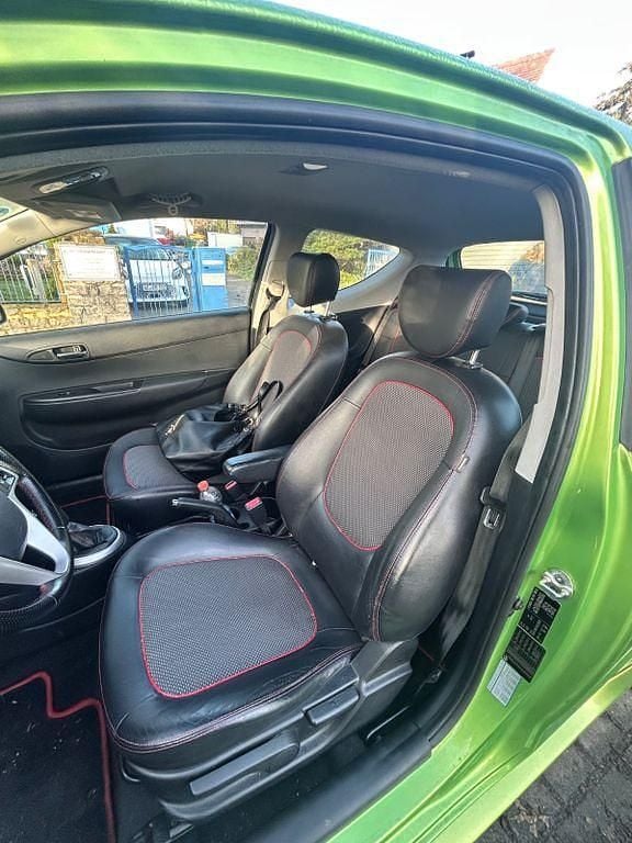 Gebraucht Hyundai i20 Classic 77 PS (56 kW) 2010 Grün Kleinwagen