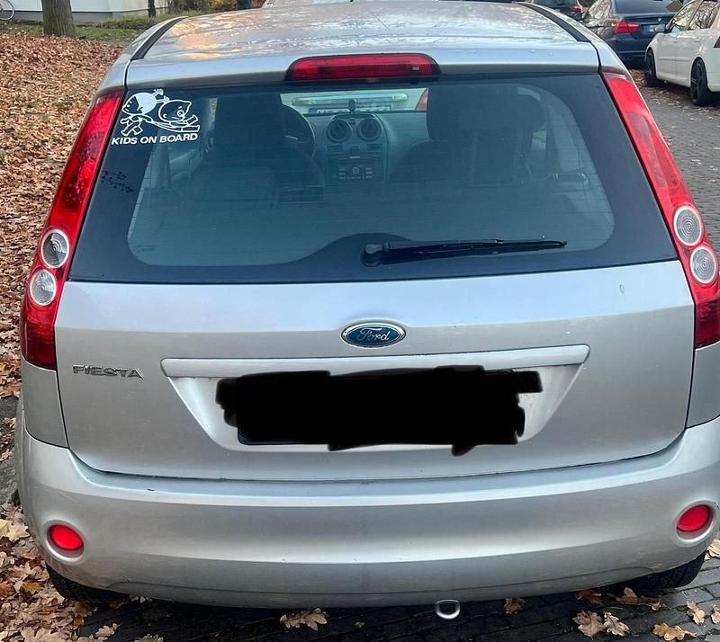 Silber Gebraucht 2008 Ford Fiesta Limousine | 1.395 € (Guter Preis) - Bild 1/4