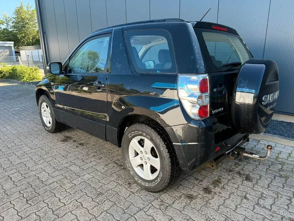 Gebraucht Suzuki Grand Vitara Club 166 PS (122 kW) 2010 Schwarz SUV