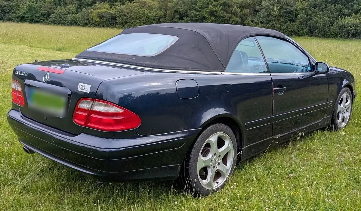 Gebraucht Mercedes CLK320 218 PS (160 kW) 2004 Blau Cabrio
