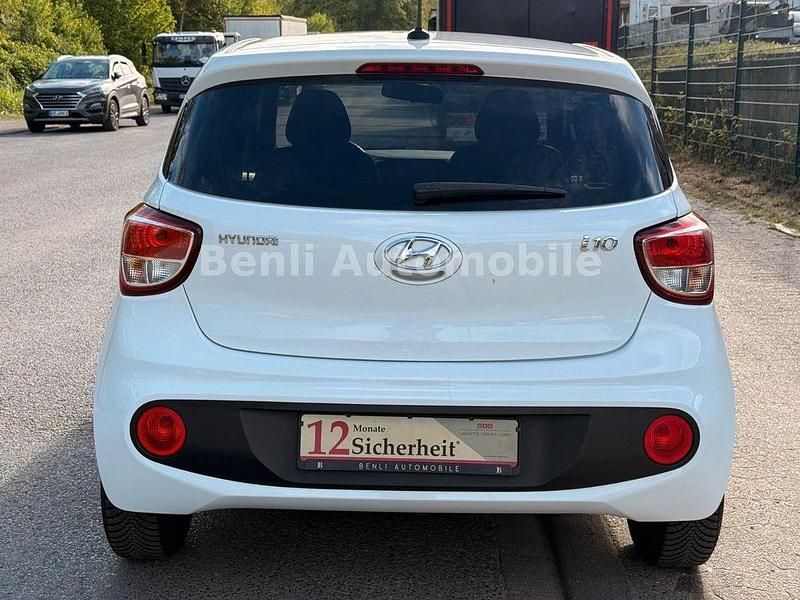 Gebraucht Hyundai i10 Passion 67 PS (49 kW) 2018 Weiß Kleinwagen