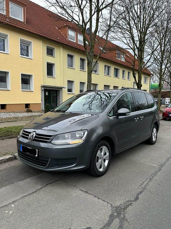 Grau Gebraucht 2015 VW Sharan Van / Kleinbus | 14.990 € (Superpreis) - Bild 1/4