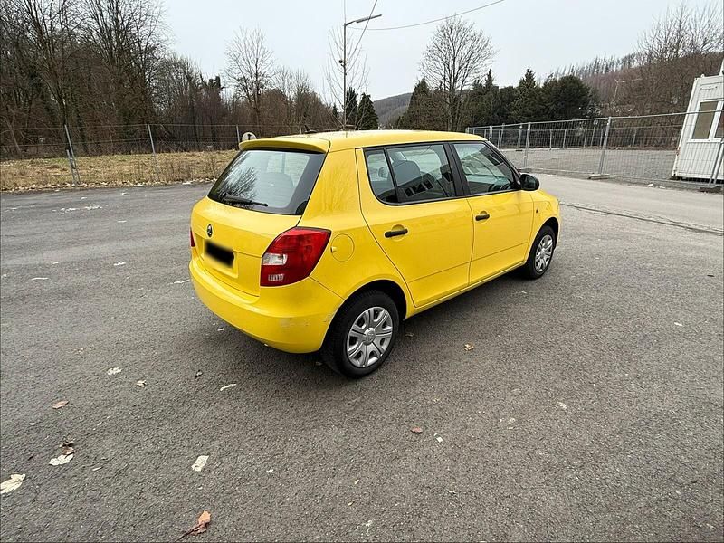 Gebraucht Skoda Fabia 60 PS (44 kW) 2013 Gelb Kleinwagen
