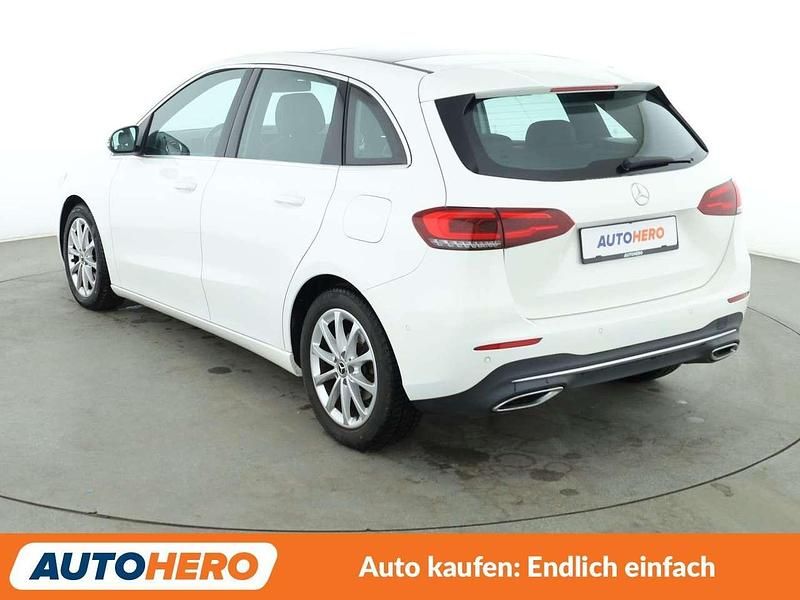 Gebraucht Mercedes B200 Progressive 150 PS (110 kW) 2021 Polarweiss Van / Kleinbus
