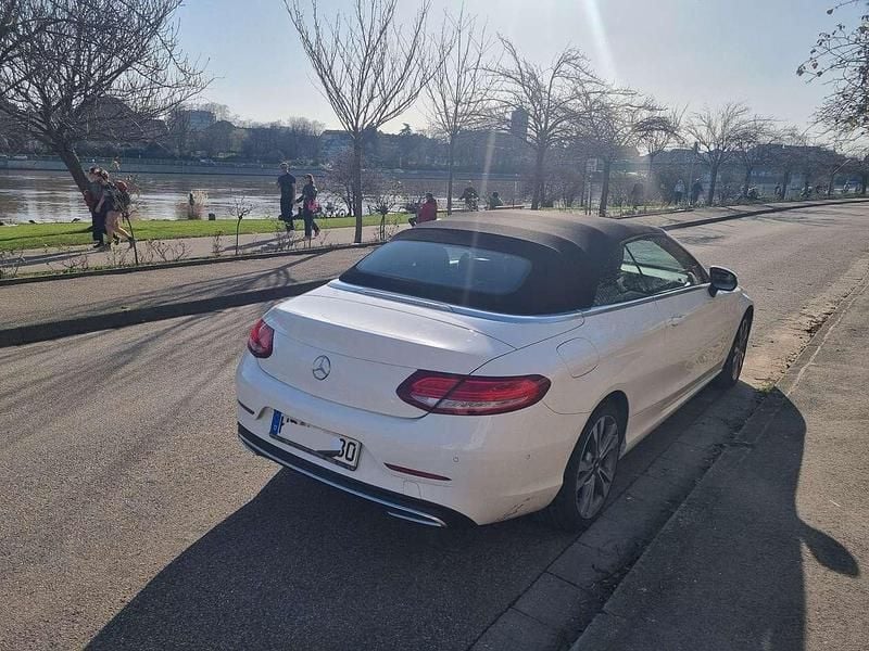 Gebraucht Mercedes C180 156 PS (114 kW) 2017 Weiß Cabrio