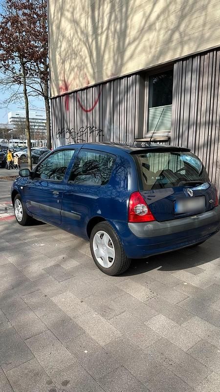 Gebraucht Renault Clio II 68 PS (50 kW) 2005 Blau Kleinwagen