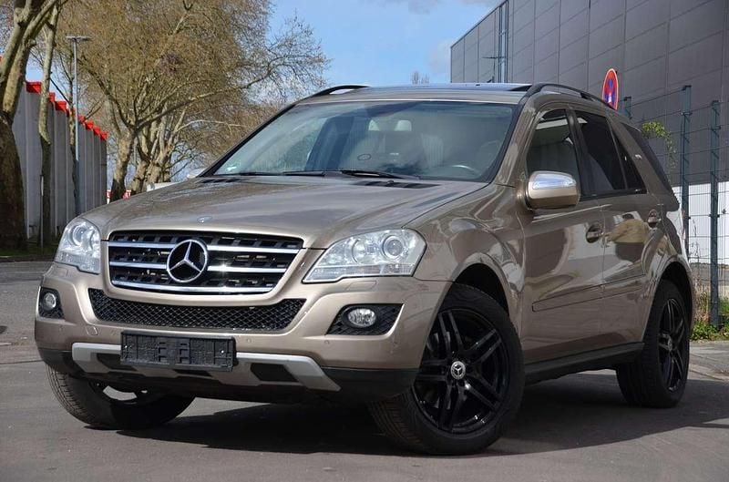 Gebraucht Mercedes ML320 224 PS (164 kW) 2009 Sanidinbeige  metalliclack SUV